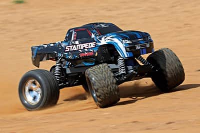 36054-4-Stampede-2018-Blue-Action-LtoR-Speed