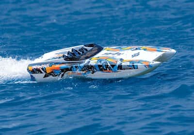 טרקסס דגם M41 ווילד בוי סירת מירוץ קטמרן כתומה