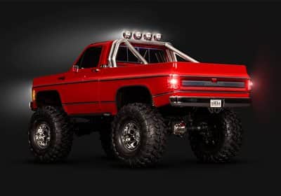 9262X-8038-K10-TRX-4-Rear-3qtr-w-LEDs-Rollbar
