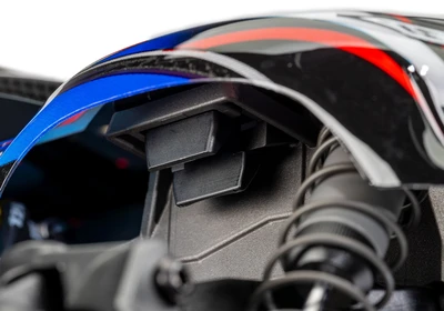 טרקסס מיני XRT מוכנה לנסיעה - בראשלס 4X4 בגודל 1/16 בצבע ירוק (ללא סוללה ומטען )