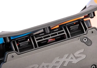 טרקסס מיני סלאש 4X4 בראשלס מוכנה לנסיעה בגודל 1/16 בצבע צהוב