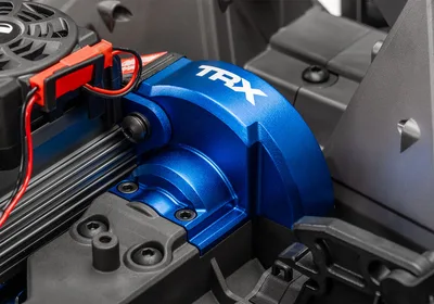 טרקסס מאקסס אולטימט בראשלס 4X4 כחולה מוכן לנסיעה