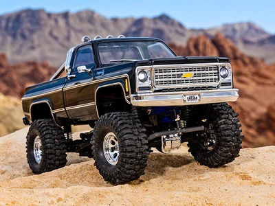 זחלן טרקסס 1/18 דגם שברולט TRX-4M K10 מוכן לנסיעה בצבע שחור